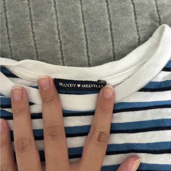 Brandy Melville Navy and White Striped Cropped Tee - Picture 2 of 3